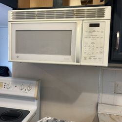 Electric Stove And Built In Microwave 