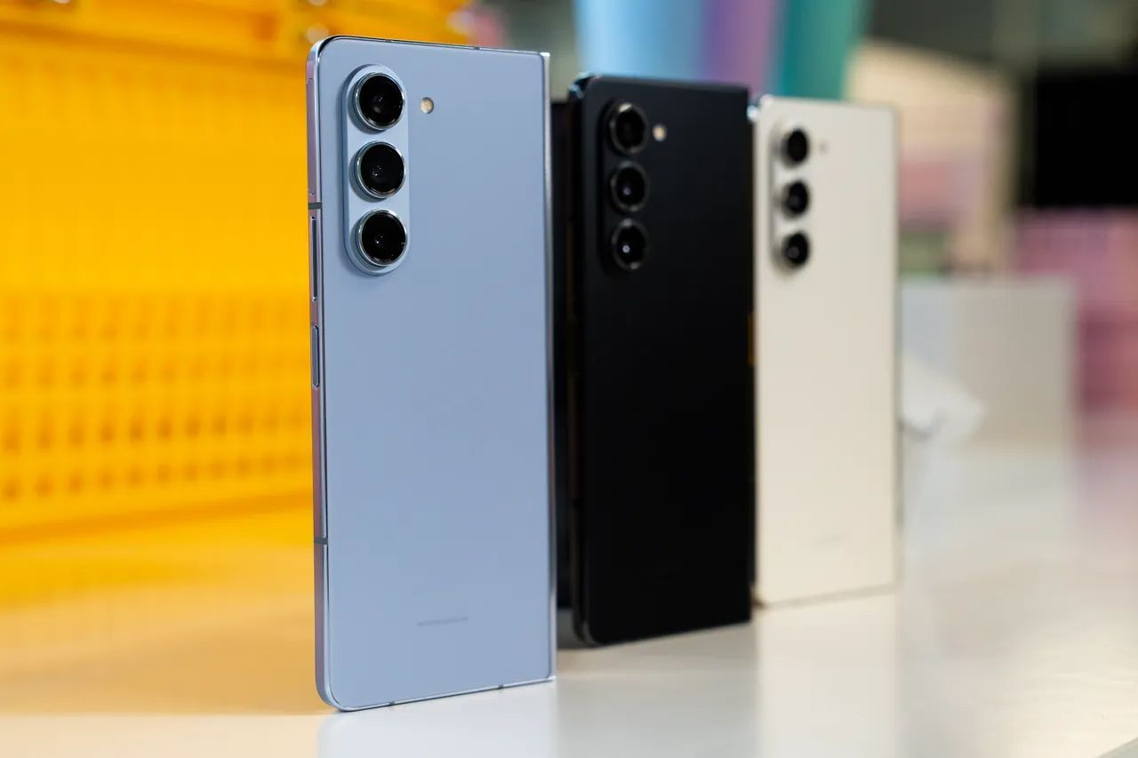 π± Samsung Galaxy Z Fold 5 5G 7.6 inch Unlocked β Starting at $499 or Only $1 to Take It Home Today! Save Up to $1,250 Instantly with Up to 6-Month Wa