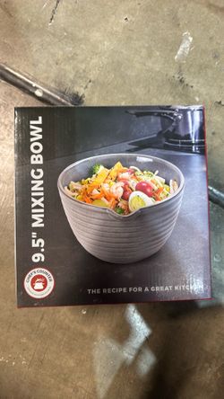 9.5” mixing bowl new in box