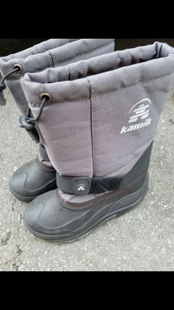 Snow boots