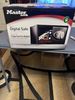 MASTER LOCK DIGITAL SAFE