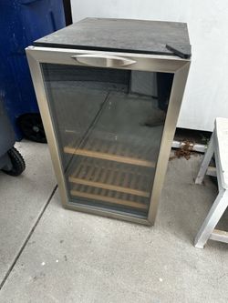 Danby wine cooler