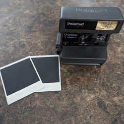 Functional Vintage Polaroid 600 Plus One Step Camera