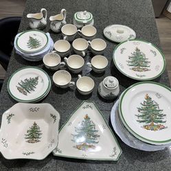 48 piece Xmas ceramic set
