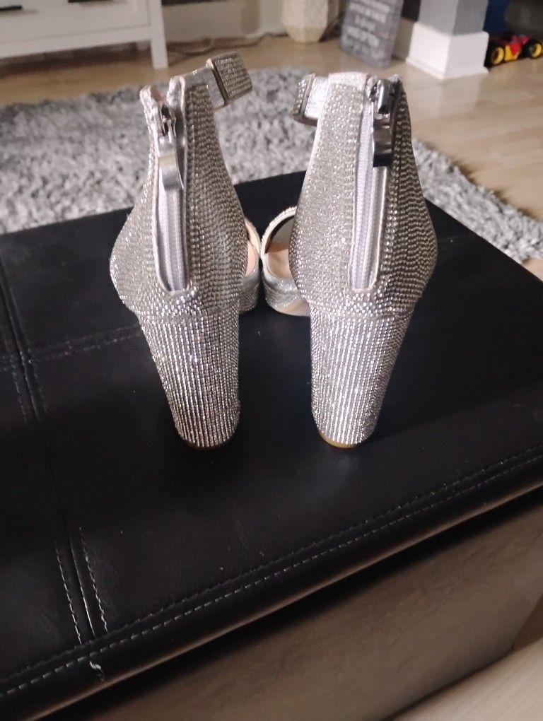 Pretty Bling Heels Little Zipper In Back