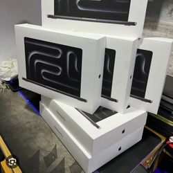 Finance A MacBook Pro M3 512GB.  14-in. For $0 Down. 