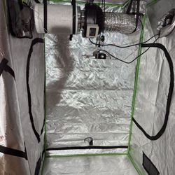 Indoor Growing Tent (like New)