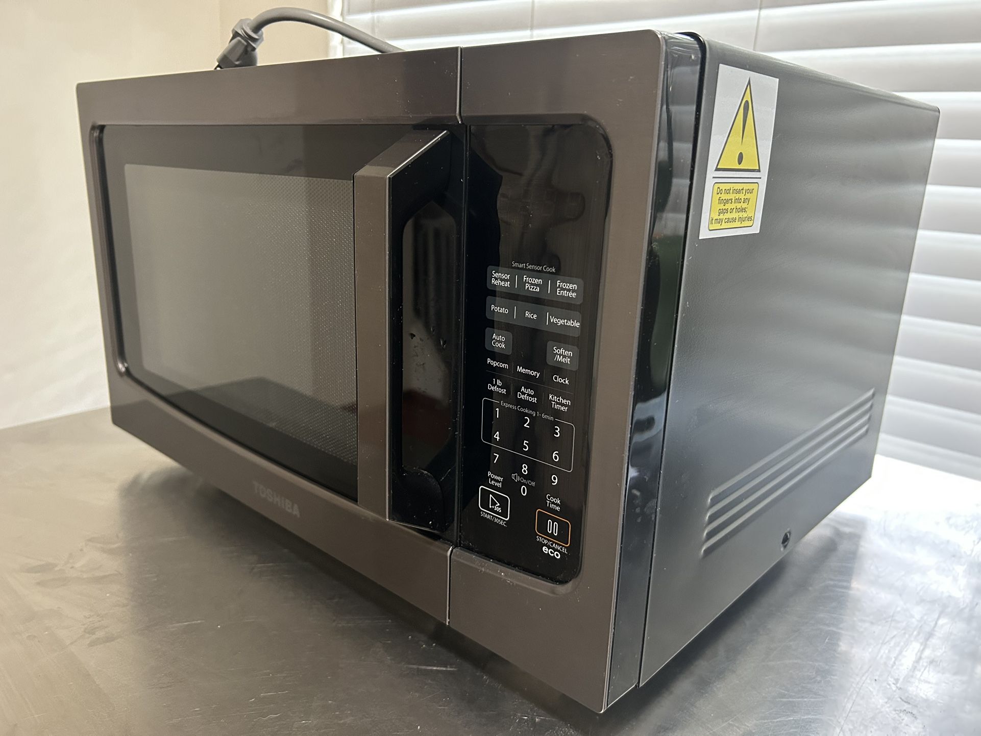 Microwave Toshiba (Brand New) Never Used