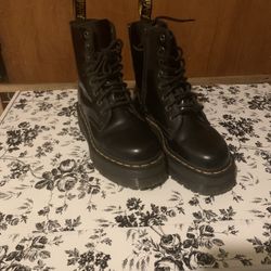 🤓 Dr. Marten Platform Boots 🥸