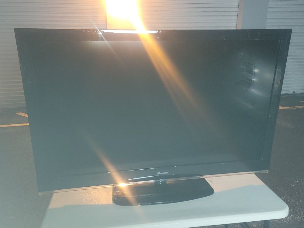 Hiskense F55V89C 55" Class Widescreen LCD HDTV - 1080p, 1920 x 1080, 16:9, 80000:1 Dynamic, 8ms, 4 HDMI