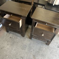 Dresser With Matching End Tables 