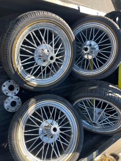 22 Inch Rims Swangas Chrome 5 Lug On Vogues