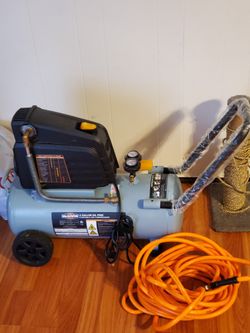 MCGRAW 8 GALLON OIL FREE PORTABLE AIR COMPRESSOR
