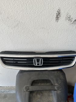 Honda Civic 96-98 hatchback And Civic Hx, Dx Coupe Oem Grill