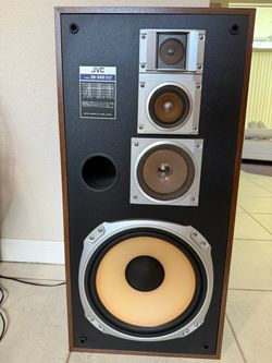 JVC SK-S66 Vintage 4-way bass reflex tower speakers Like New