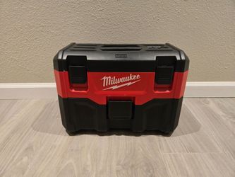 Milwaukee M18 Vacuum