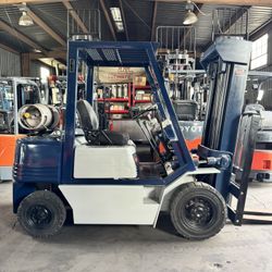 KOMATSU PROPANE FORKLIFT