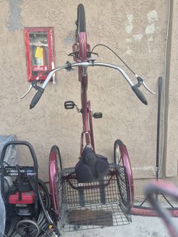 Schwinn Meridian 26' Specialty bike burgandy