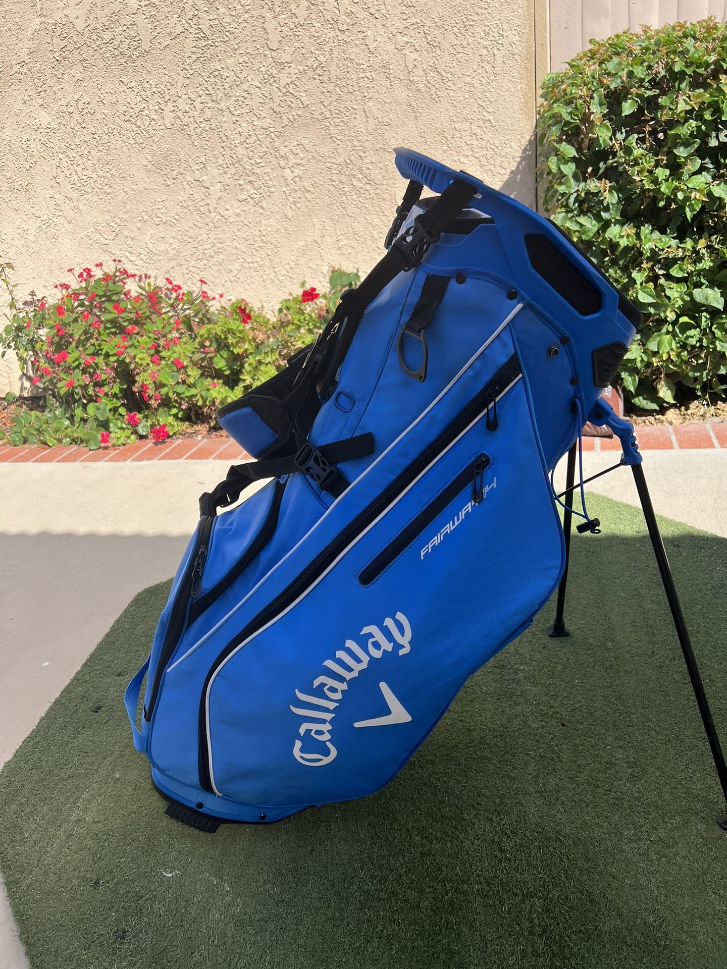Callaway Golf Bag (like a New,has Rain Cover)