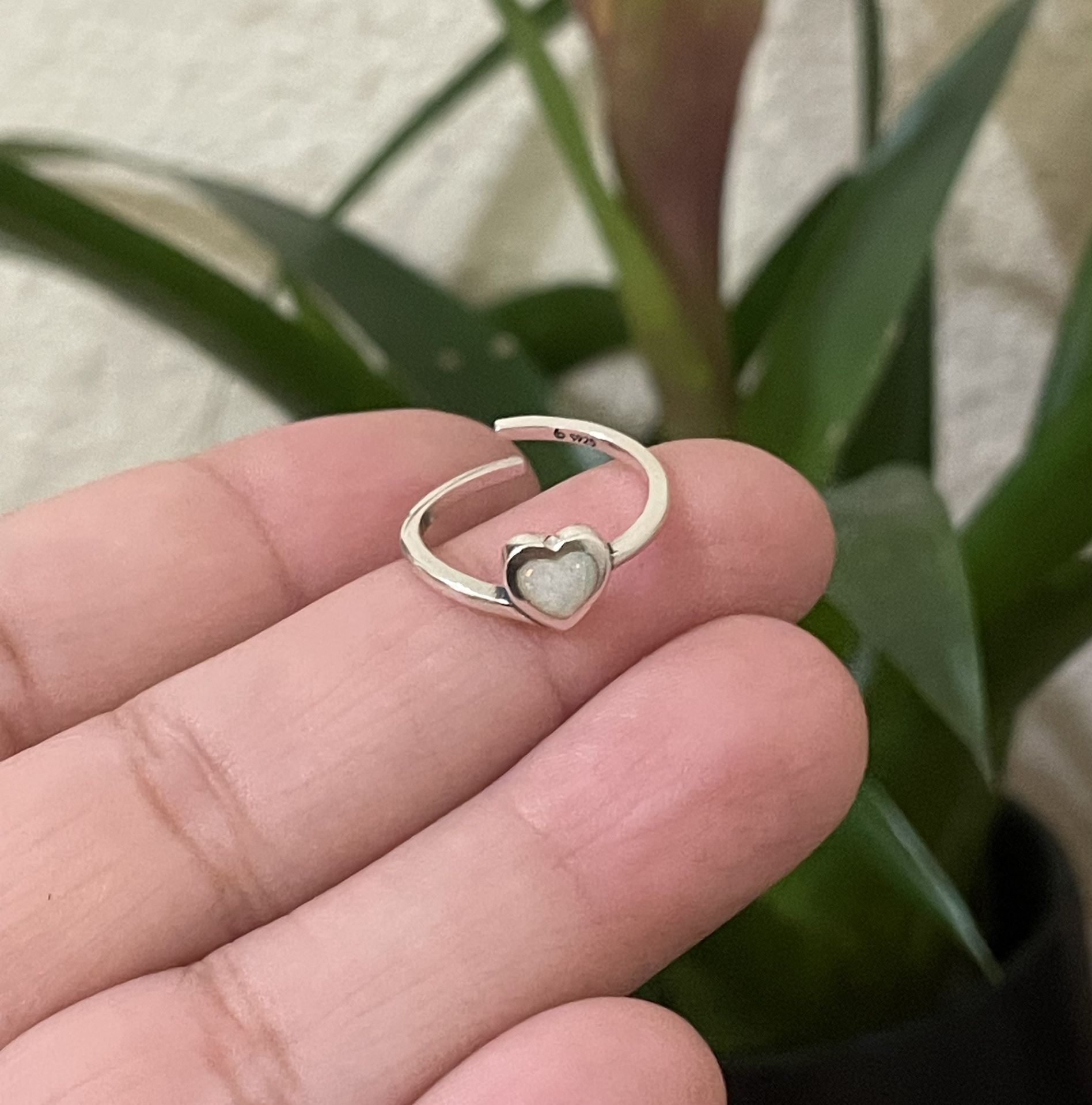 Women’s 925 Sterling Silver Heart Ring Size 5