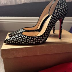 CHRISTIAN LOUBOUTIN PUMPS