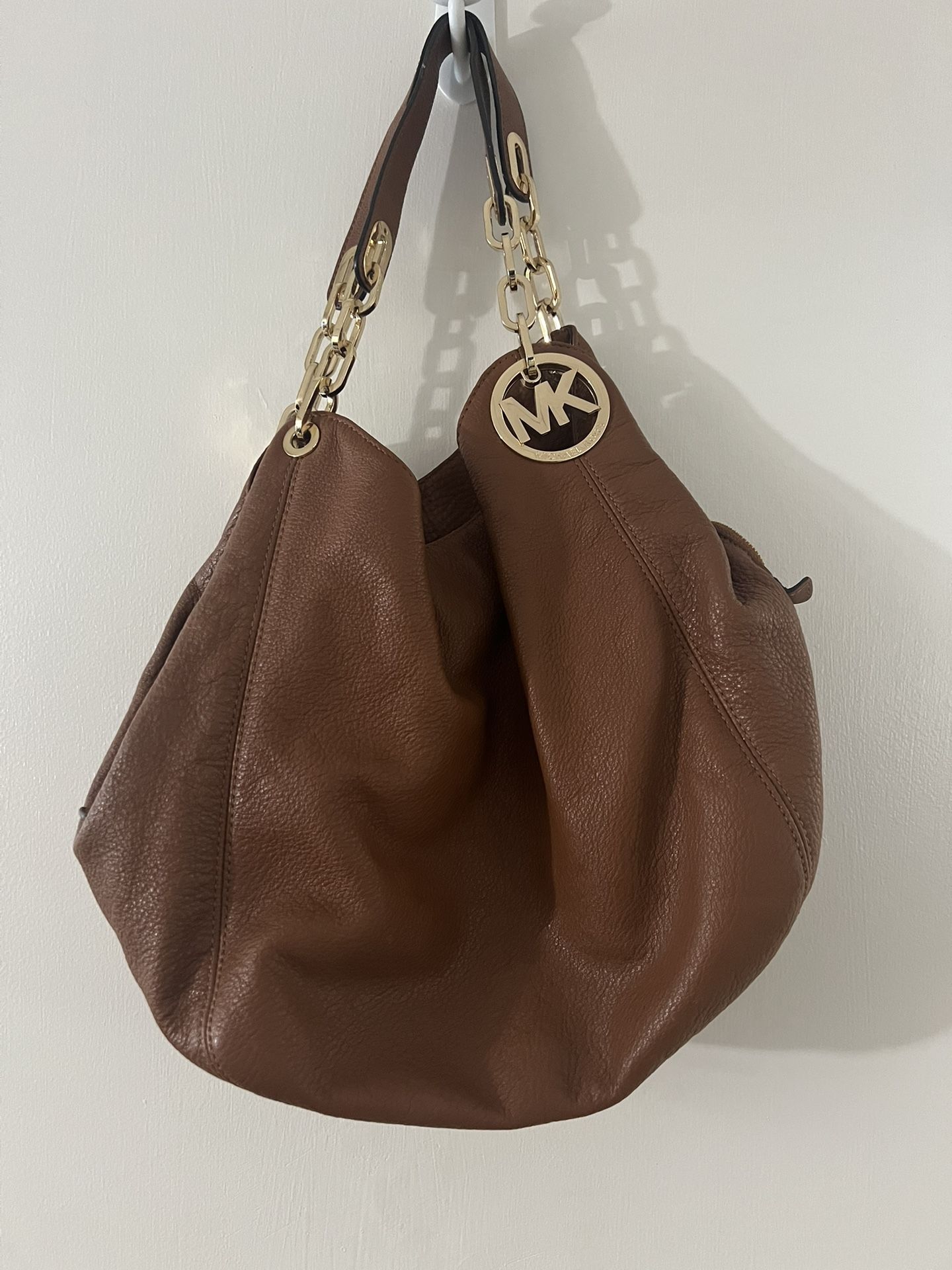 MICHAEL KORS FULTON LARGE LUGGAGE BROWN PEBBLED LEATHER CHAIN SHOULDER BAG EUC