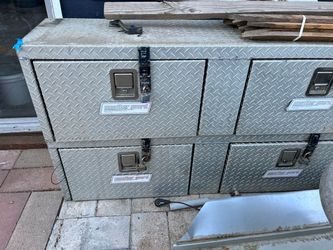 I sell my toolbox 16 “ x 18 L 64