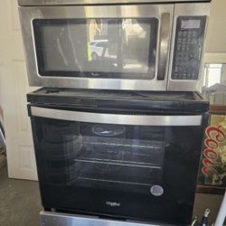 Electric Stove And Microwave 