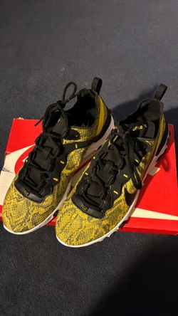 Brand New Woman’s Nike React Element 55