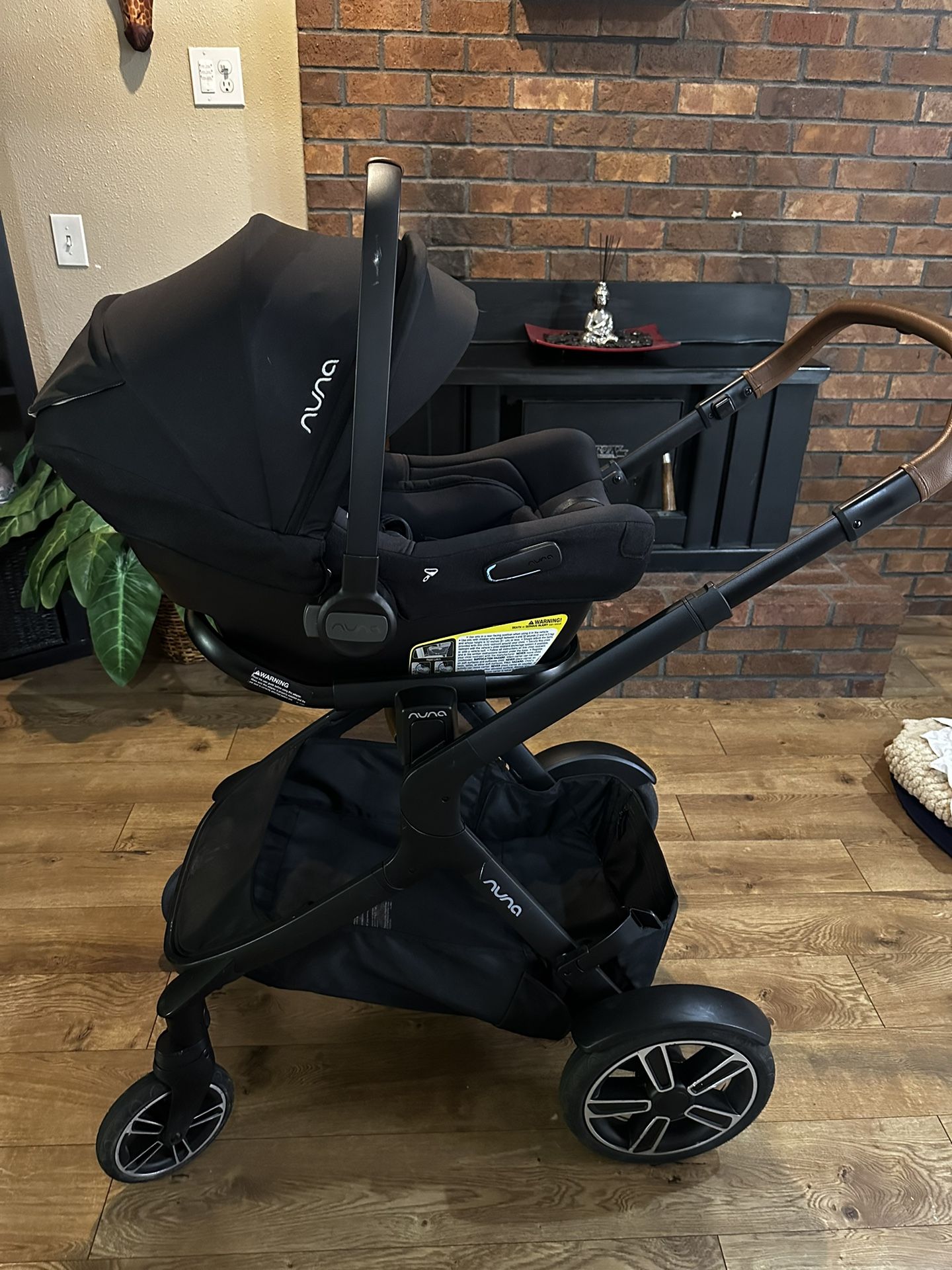 Nuna Stroller, Carseat And Bassinet 
