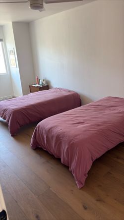 Set of two twin beds + mattress + down insert/duvet