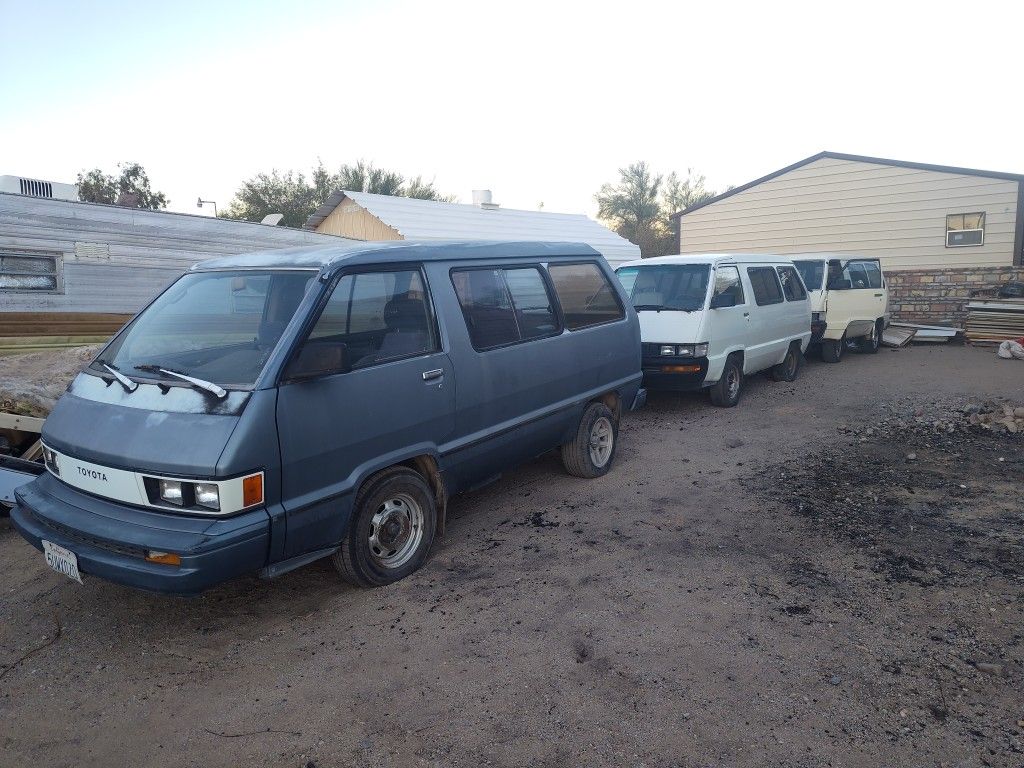 3 TOYOTA MINIVANS!!! for Sale in Phoenix, AZ OfferUp