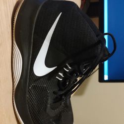 Nikes Size 9