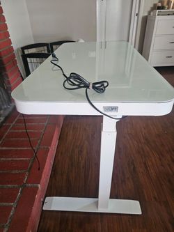 Airlift desk