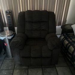 Recliner 100$ Obo . Make Me An Offer