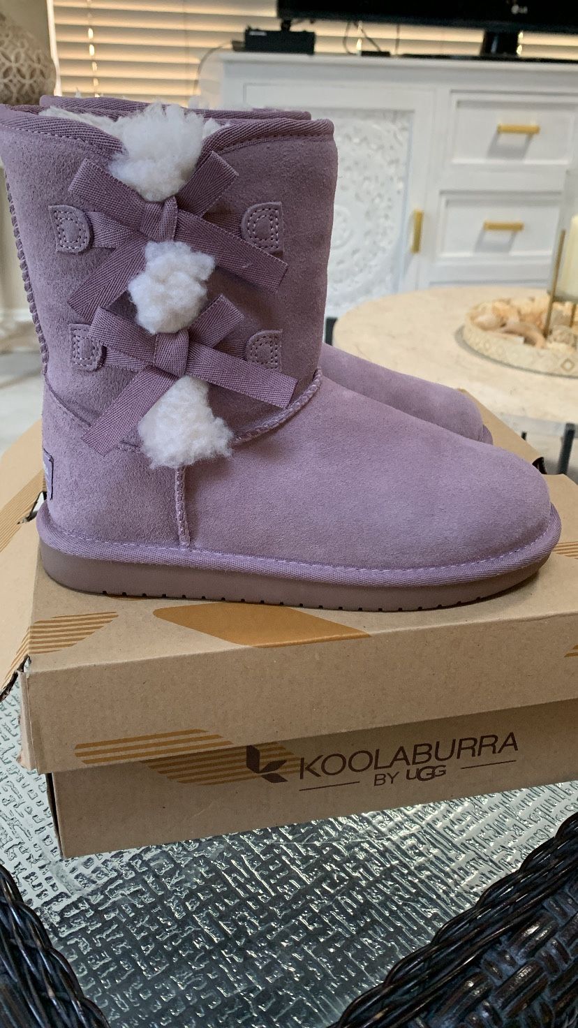 Girls Size 2 Uggs 
