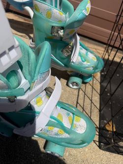 Kids Teal Pineapple Print Roller Skates size 3-6 can be inline too