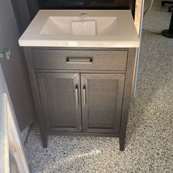 Bathroom Vanity. NEW 