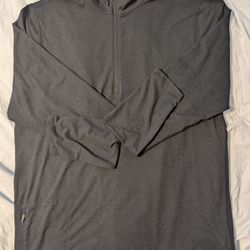 Vuori Men's 1/4 Zip Pullover Size L
