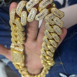 Hermosa cadence gruesa