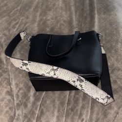 Urban Originals Shoulder Strap Purse