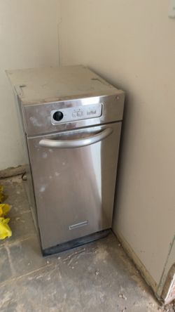 Trash compactor