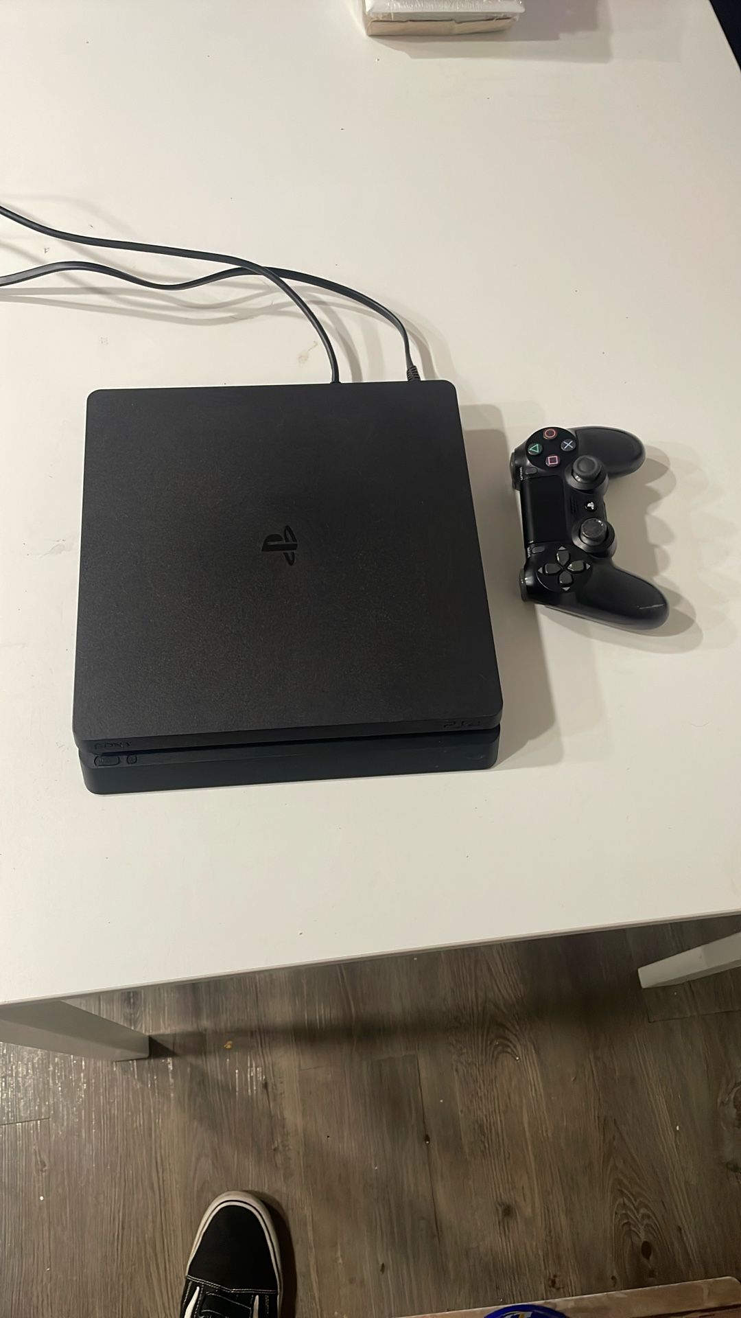 PS4 With 1 Remote