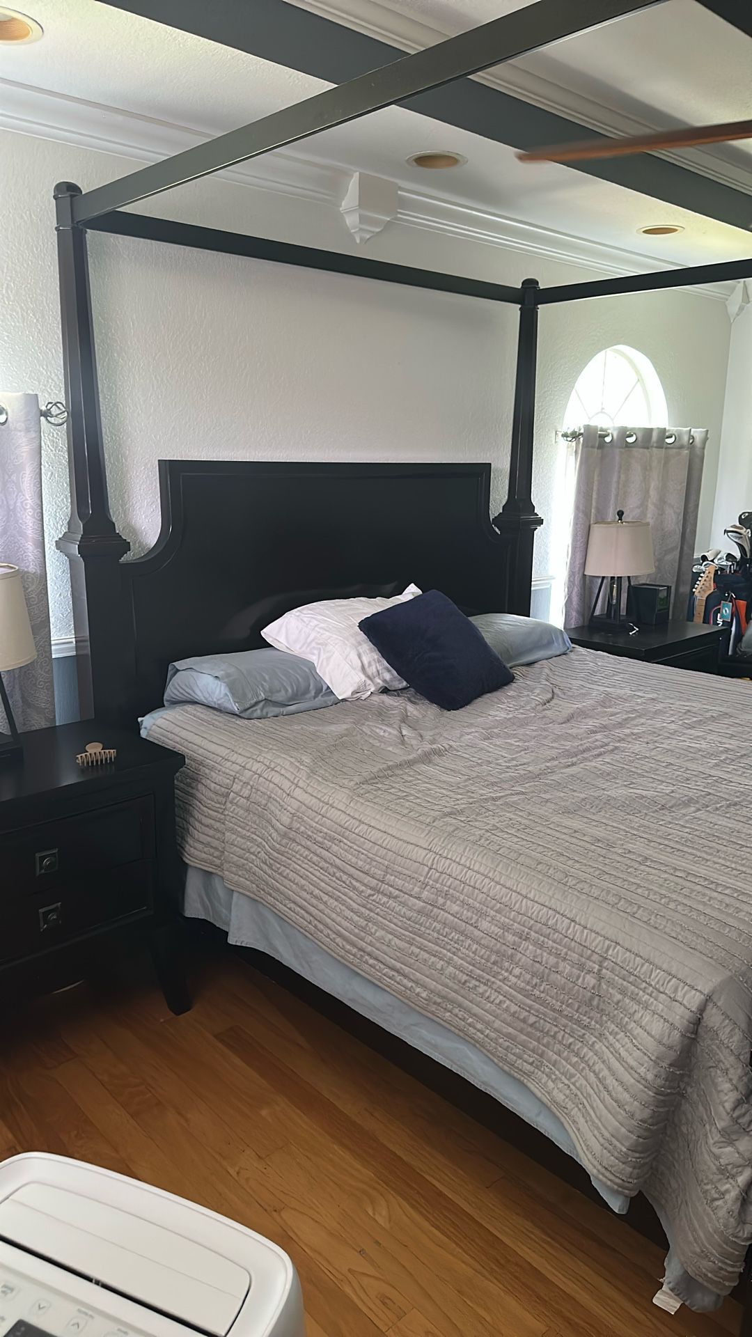 Four Poster King Bed