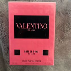 Valentino female perfume