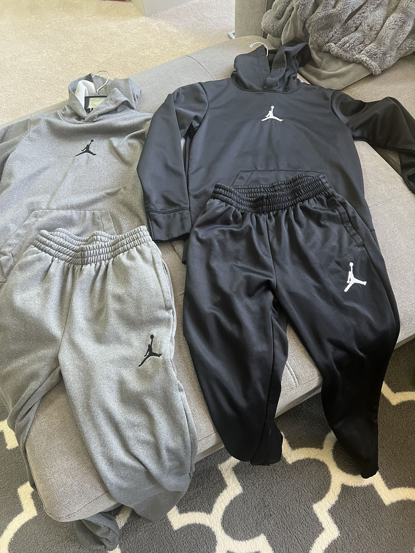 Jordan Boys Therma Sweatshirt And Sweatpants 