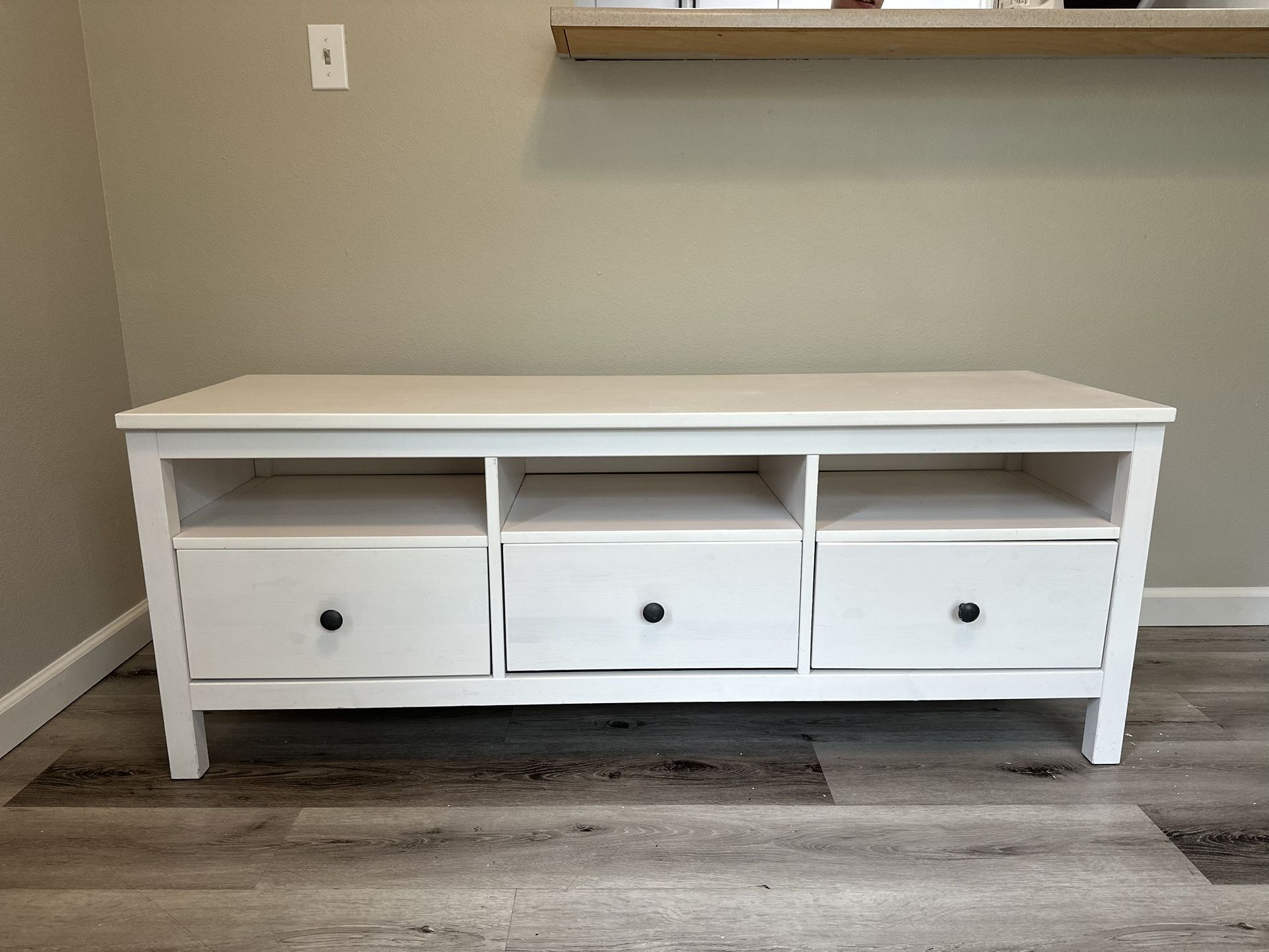 IKEA Hemnes Entertainment Center / Tv Unit (White Stain)