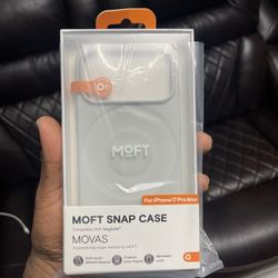 iPhone 17 Pro Max MOFT Case
