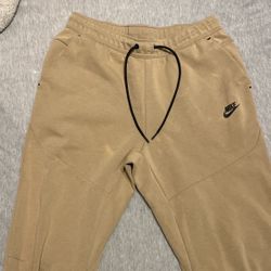 Nike Tech fleece joggers size L