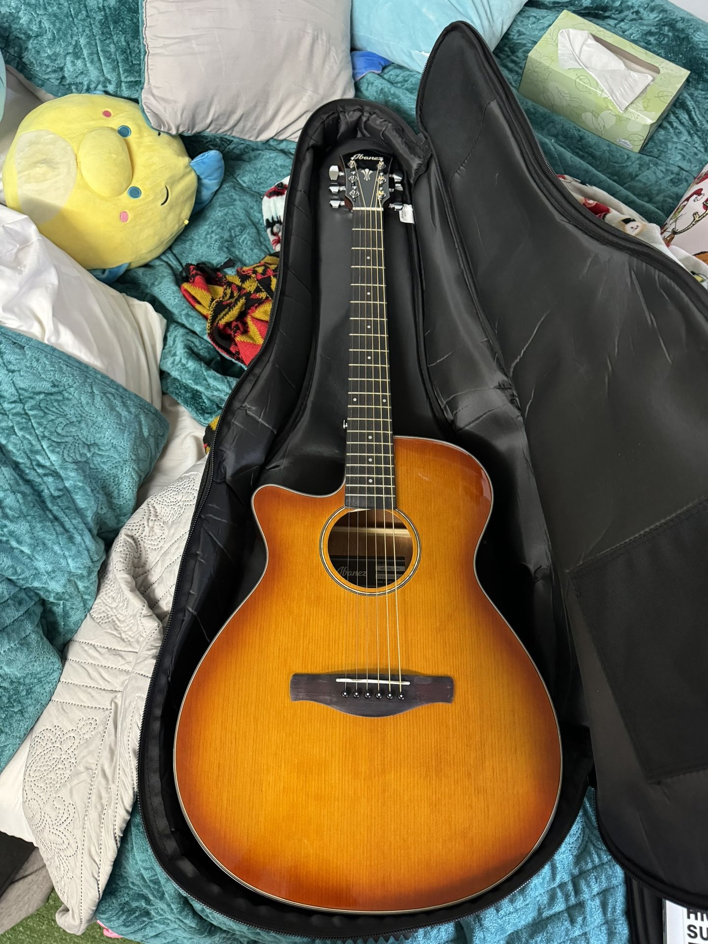 Left Handed Acoustic Guitar 
